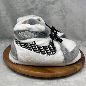 Stylish Gray and White Men's Shoes